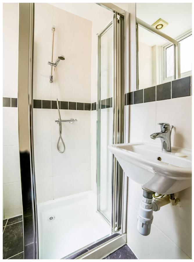 Oyo Tamtam Acton Hotel Лондон Екстер'єр фото