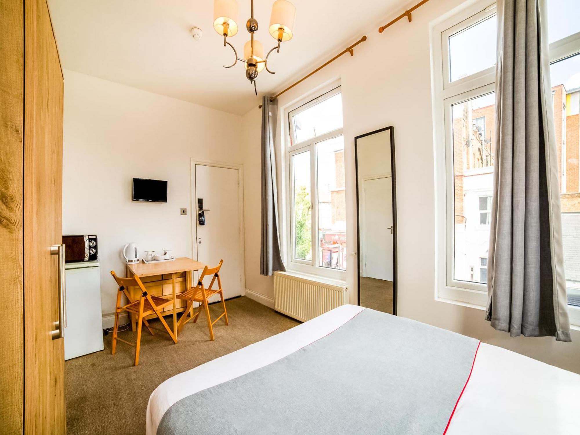 Oyo Tamtam Acton Hotel Лондон Екстер'єр фото