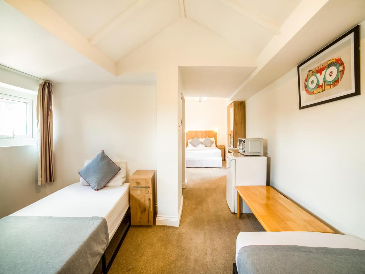 Oyo Tamtam Acton Hotel Лондон Екстер'єр фото