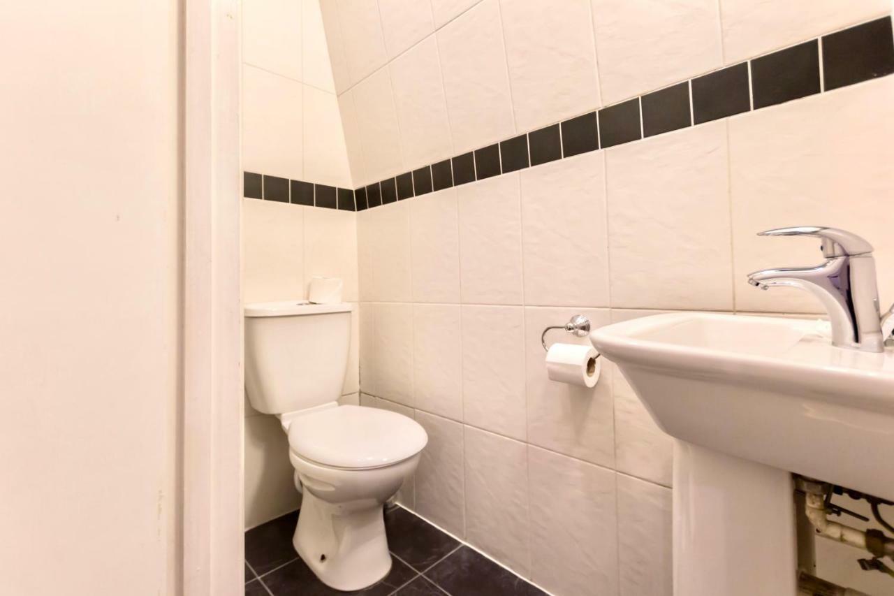 Oyo Tamtam Acton Hotel Лондон Екстер'єр фото