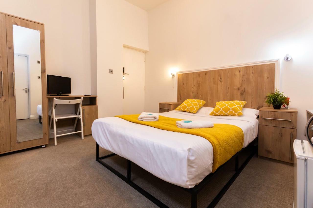Oyo Tamtam Acton Hotel Лондон Екстер'єр фото